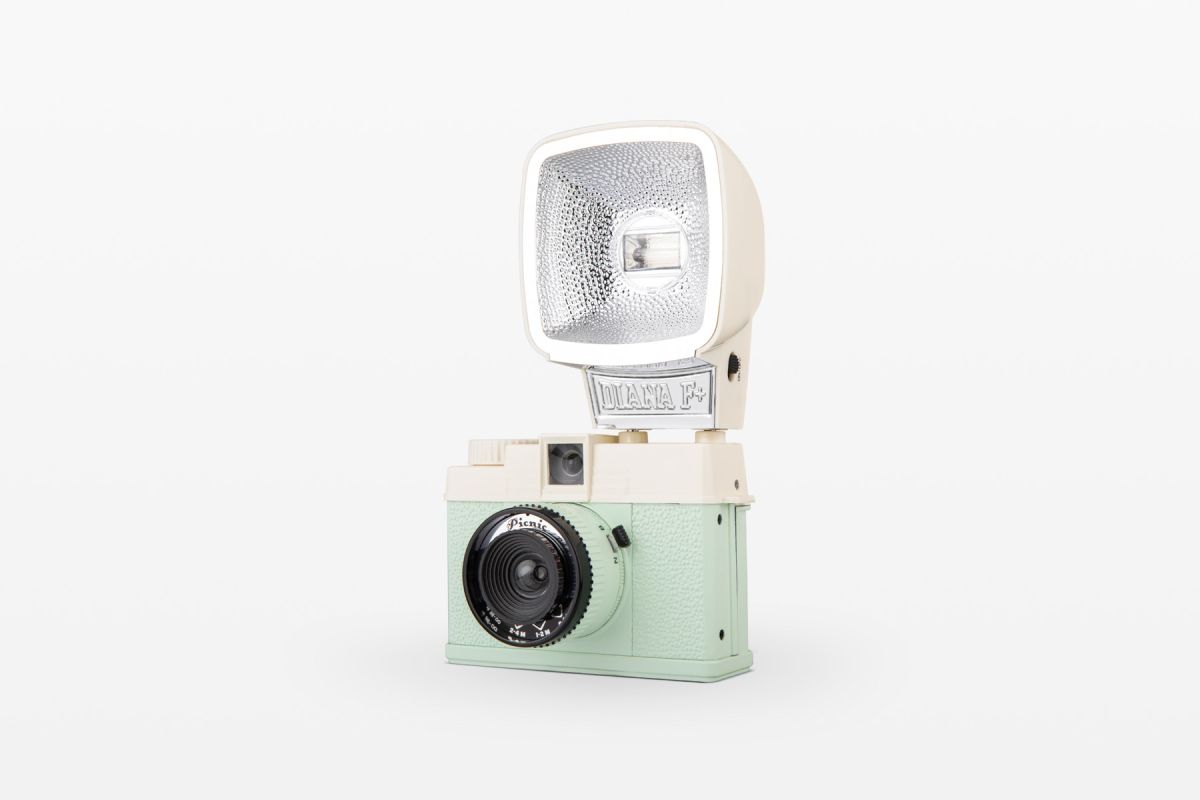 Lomography Lomourette Half-frame Picnic Edition Camera